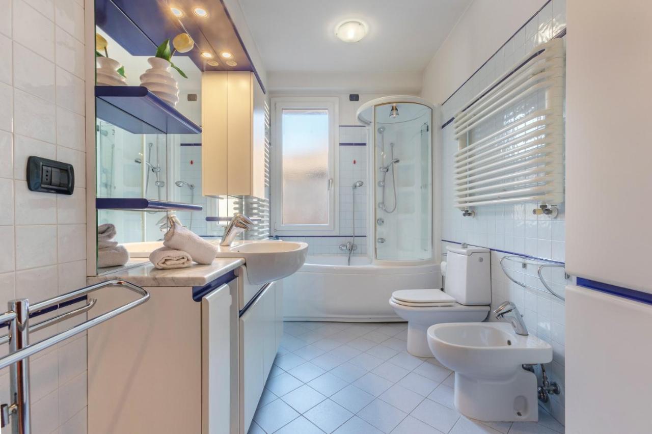 Central Ferrara Apartment Luaran gambar