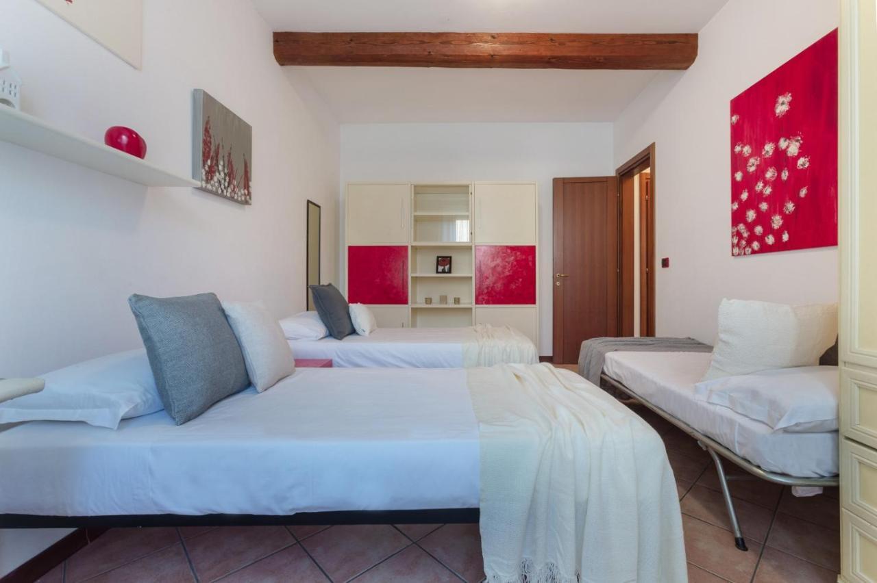 Central Ferrara Apartment Luaran gambar